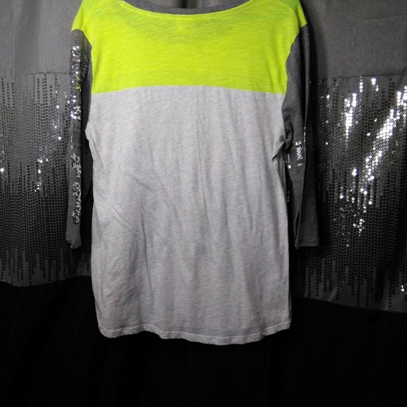 Lot of 2 VS PINK tshirts - Picture 4 of 4